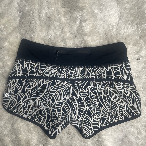 Lululemon - Picture 6 of 6